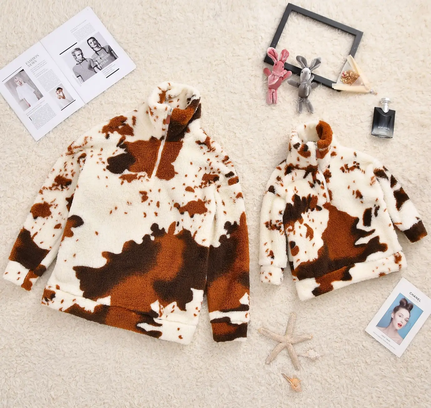 

Mother Daughter Stand Collar Cow Color Warm Thicken Coat Tops Winter 2021 Long Sleeve Double-side Fleece Family Matching Jackets