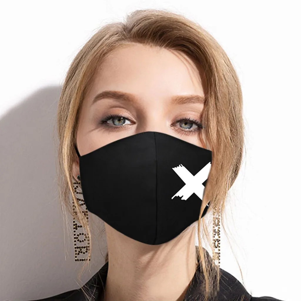 Маска Пылезащитная хлопковая с принтом сердца многоразовый тканевый |