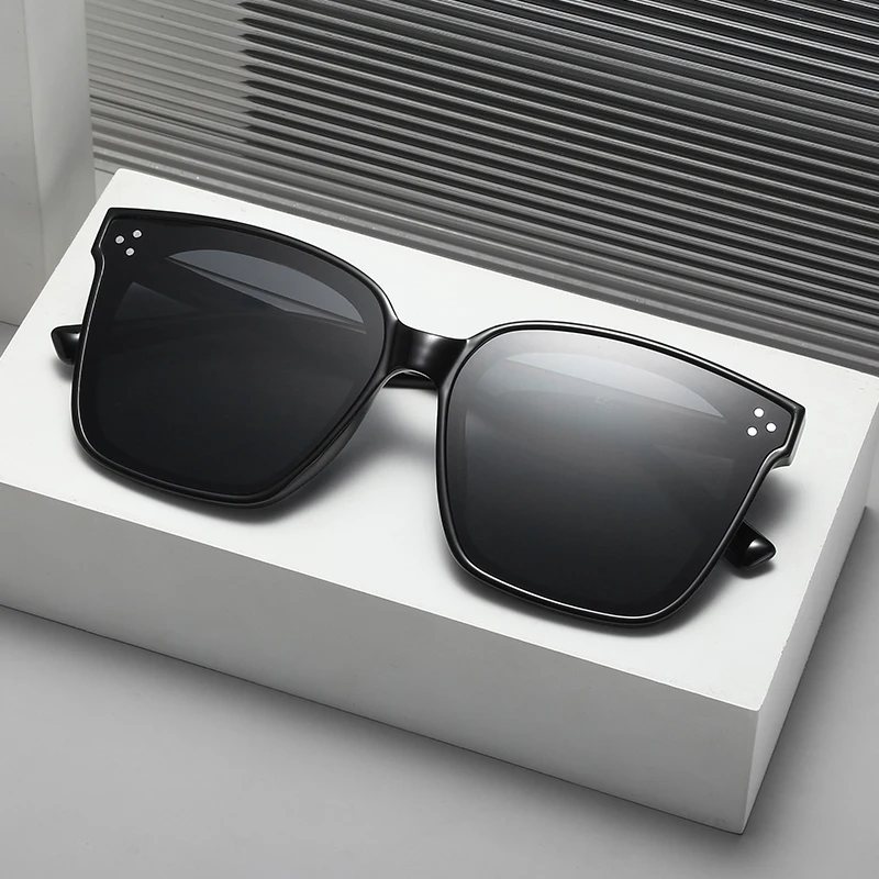 

2021GM New Sunglasses Frida Rick Brown Online Celebrity With Sunglasses Female V Fashion Solo Male Her GM