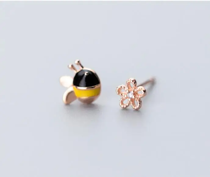 Rose Gold Trusta 925 пробы серебряные женские ювелирные изделия Асимметричные пчелиные цветы серьги-гвоздики подарок для девочек Дети Леди DS734 - Окраска металла: Rose Gold