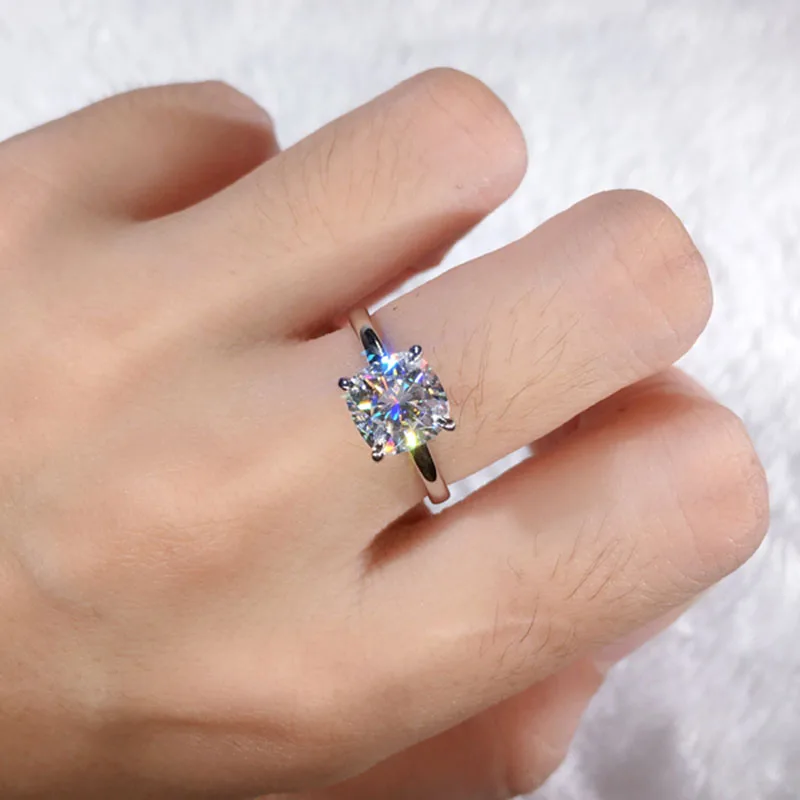 

Solid 18K Gold 1ct Moissanite Diamond Ring D color VVS With national certificate 050