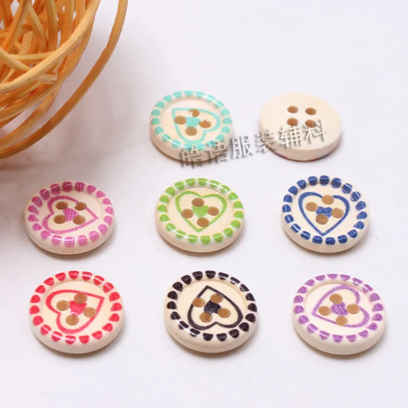 

100pcs Mixed Hearts Pattern 15mm Wood Sewing Buttons 4 Holes Decorative Round Button For Scrapbooking DIY Crafts