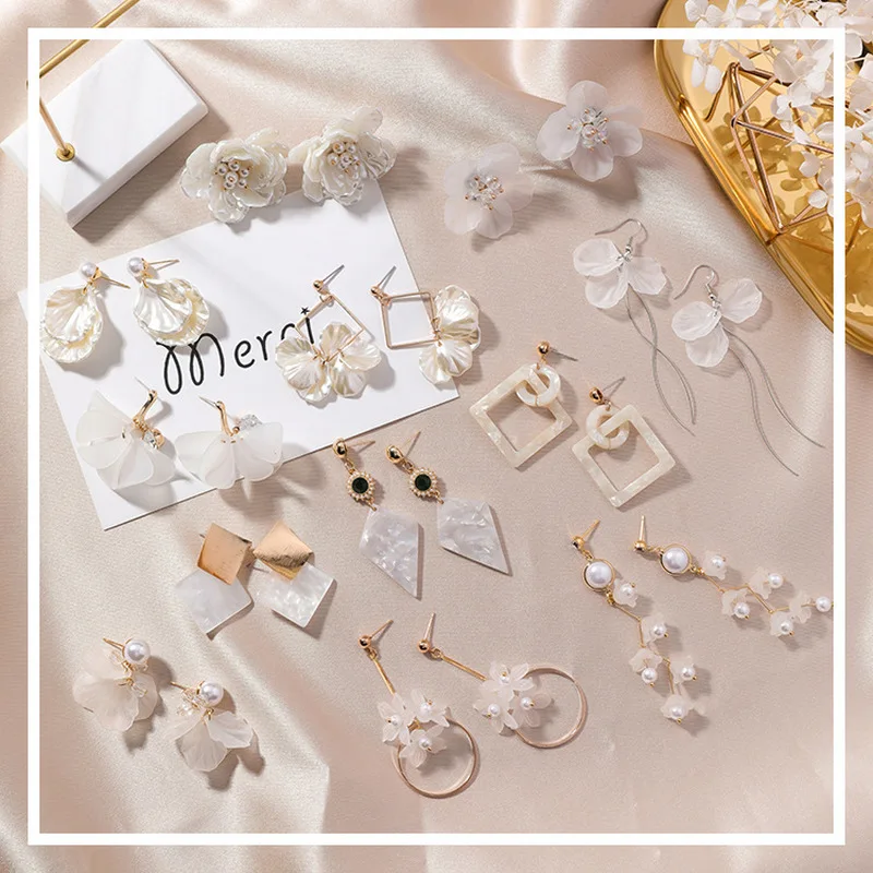 Простые корейские милые маленькие серьги с ракушками для девочек геометрические