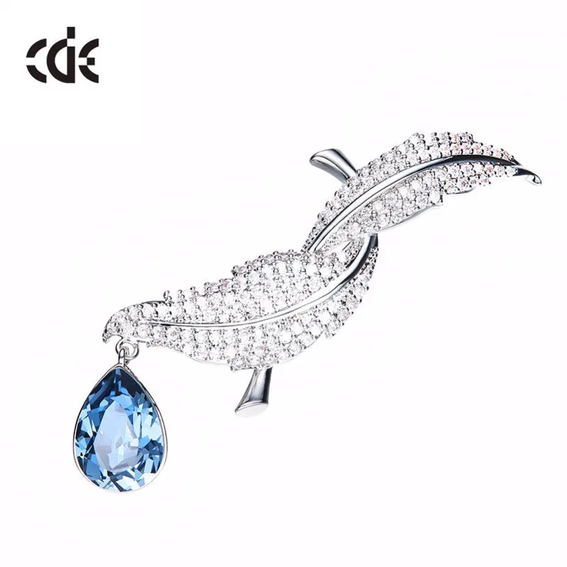 CDE Высококачественная брошь в виде двух листьев с перекрёстными кристаллами