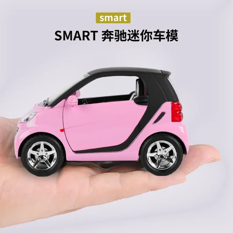 Модель литая автомобиля Benz Smart Fortwo в масштабе 1/32 коллекционная игрушка со звуком