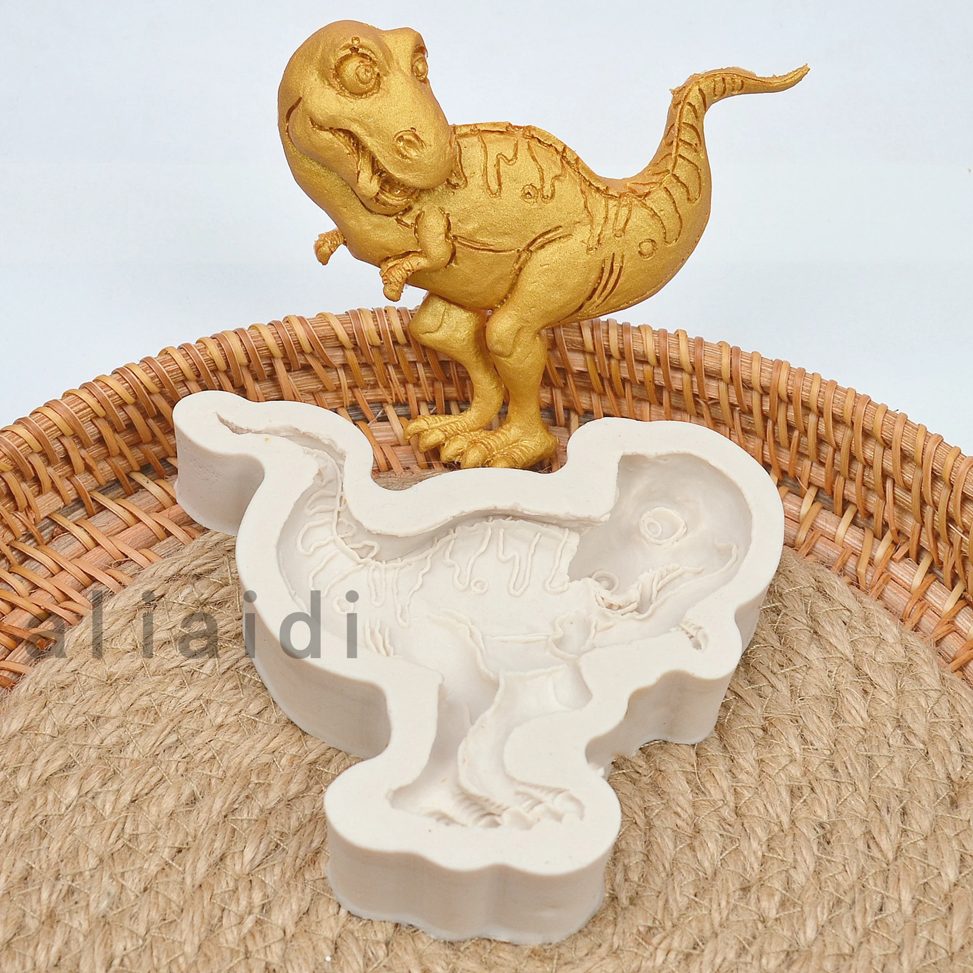 

3D Dinosaur Silicone Fondant Cake Molds For Baking Dragon Cake Decorating Baking Tools Pastry Kitchen Baking Accessories X20
