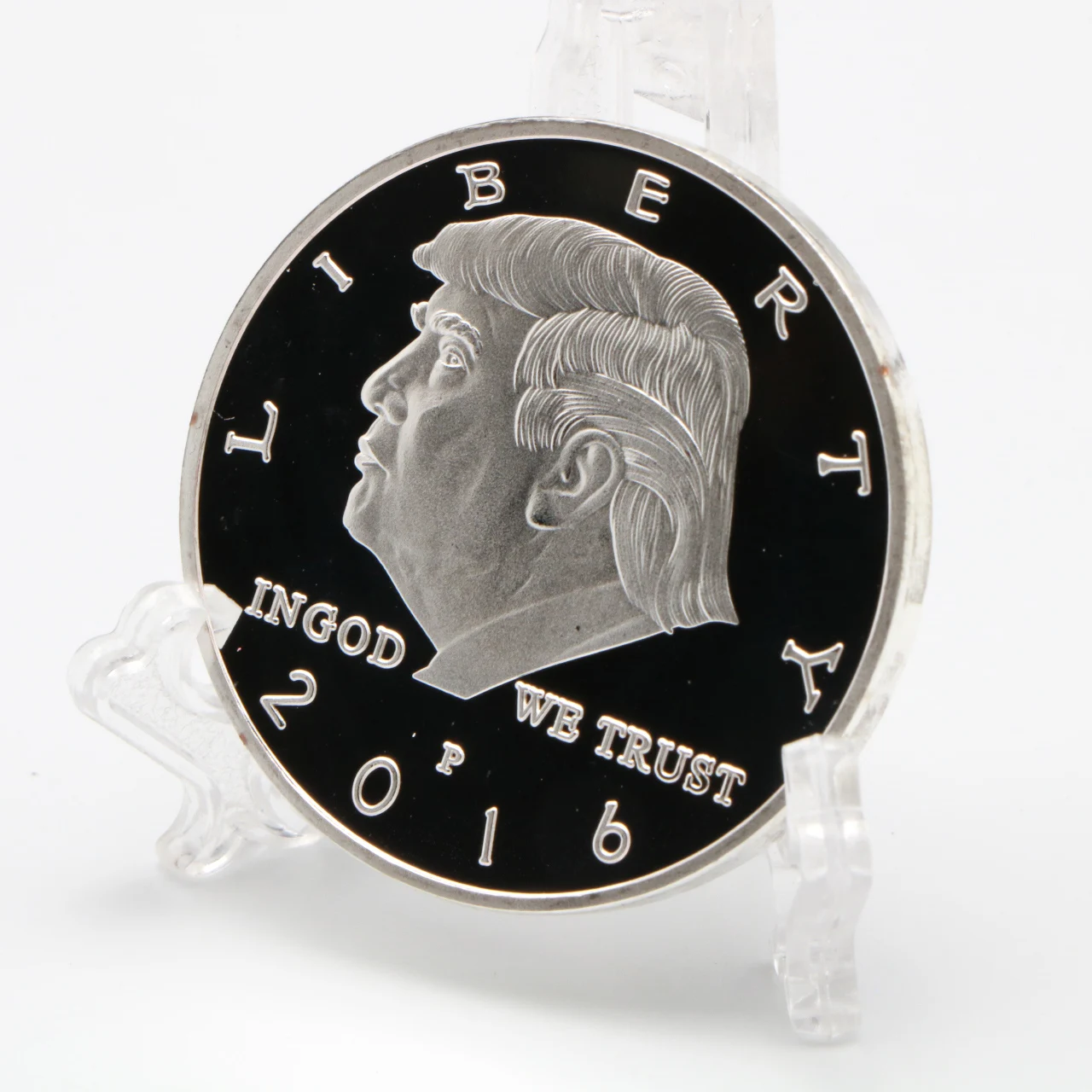 2016 Посеребренная монета Дональда Трампа в Бог мы доверяем свободе серебряные
