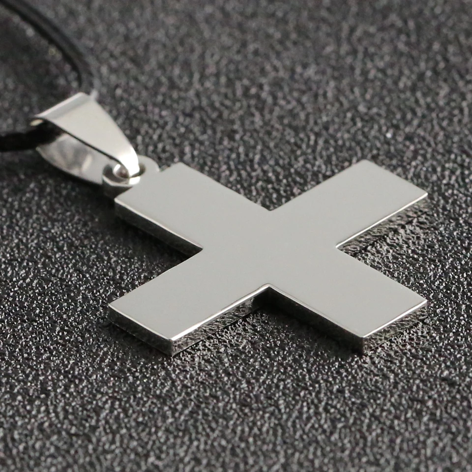 

ONE PIECE Dracule Mihawk Necklace EVA Katsuragi Misato Cross Jesus Silver Color Pendant Stainless Steel Jewelry Men Wholesale