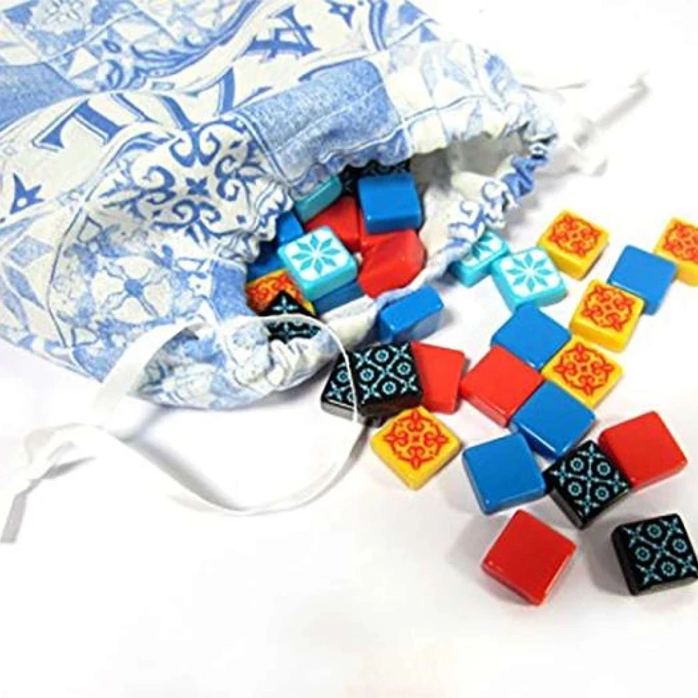 

2020 Classic Azul Board Game First Edition 2-4 Players English Version Classical Puzzled Game for Family Kids Boy Girl Toy
