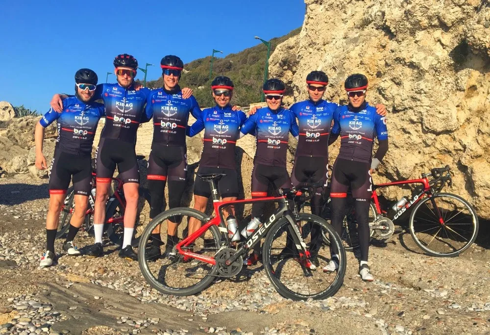 Команда Costelo BNP Swiss UCI одобренный велосипедист