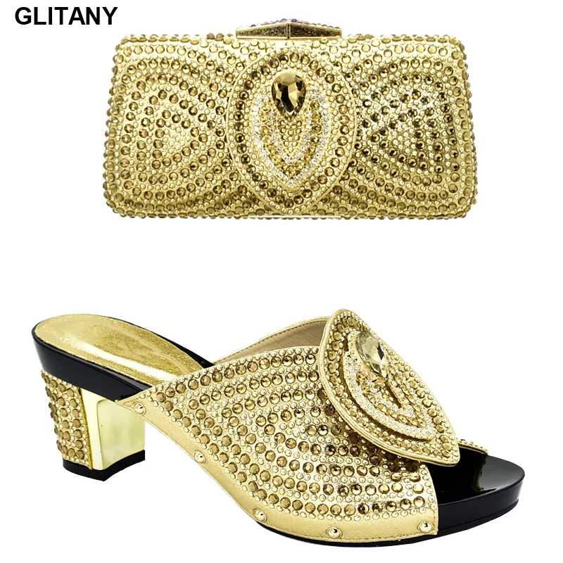 Итальянские женские туфли и сумки подходящие к примеру украшенные