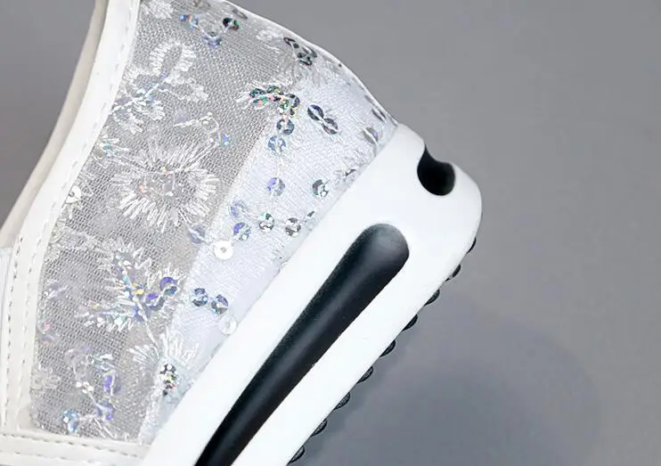 Женские дышащие сандалии на плоской подошве белые сетчатые лоферы рифленой