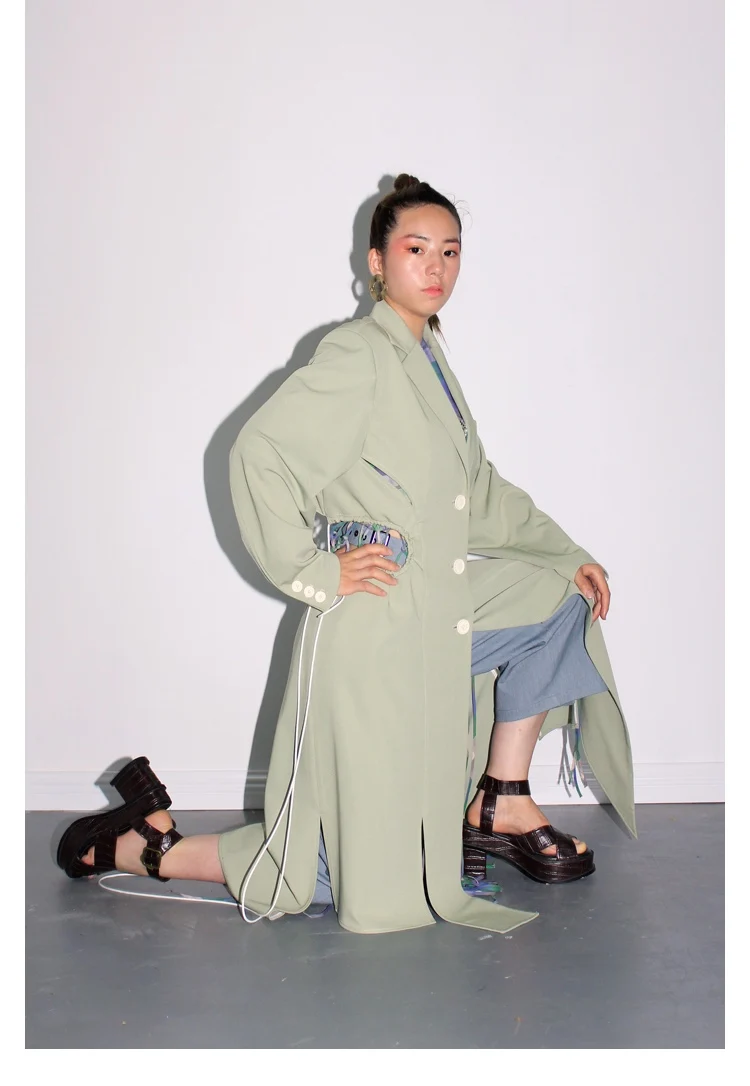 IRINAL02 FW коллекция выдалбливают Асимметричный длинный плащ для женщин