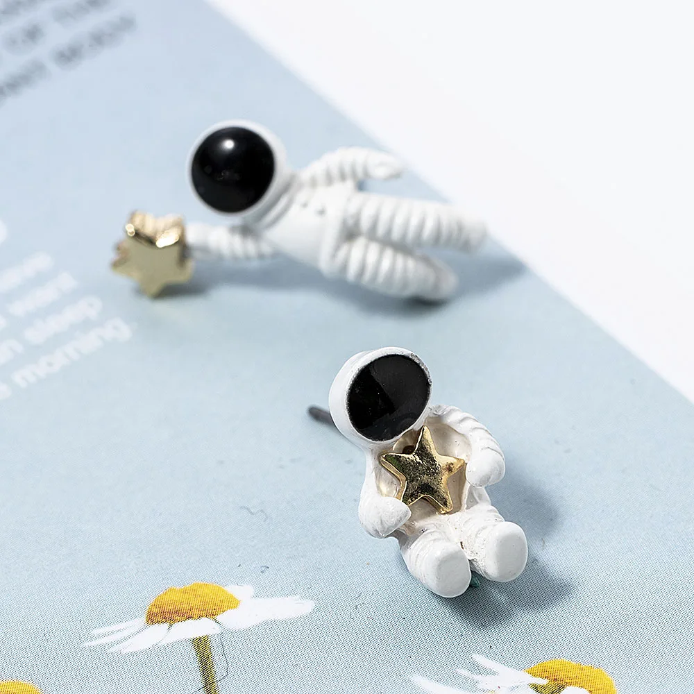 Серьги-пусеты в виде звезд астронавтов модные женские серьги-пусеты с