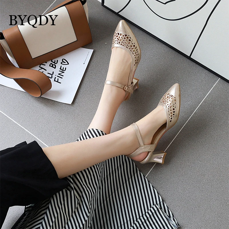 Женские босоножки с ремешком на пряжке BYQDY толстом каблуке пятке закрытым носком