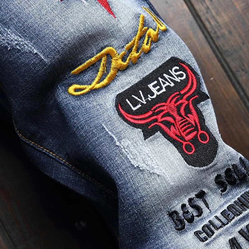 

Vaqueros Skinny Hombre Elastic Embroidery Bull Casual Jeans Men's Letters Embroidery Blue Jeans Fahion Badge Stretch Denim Pants