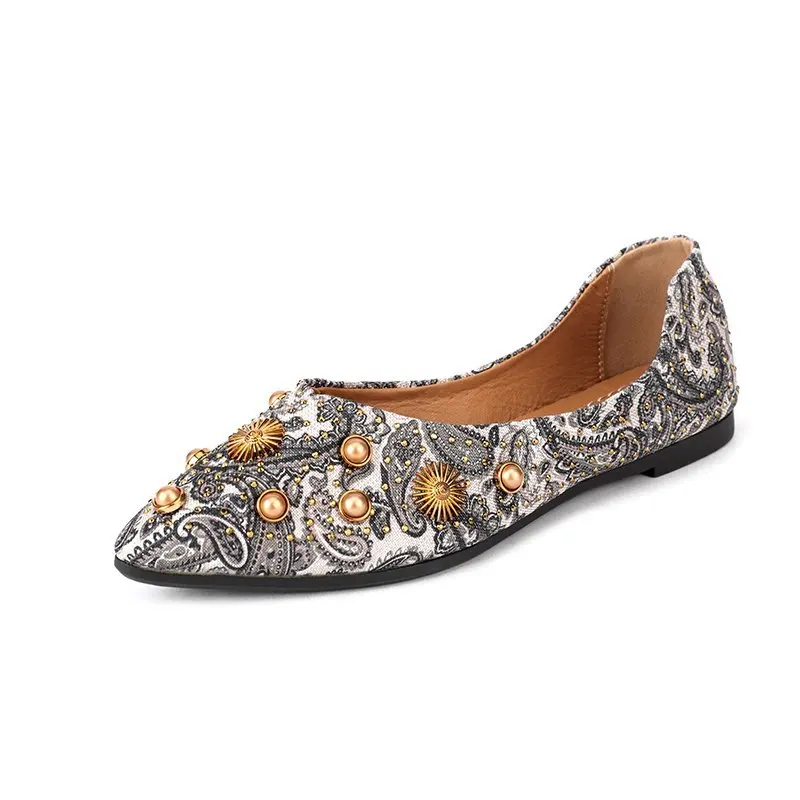 

2021 Fashion Spring Autumn Women New Pointed Flat Shoes Rivets Mixed Colors All-match Comfortable Walking Shoes Woman Shoes