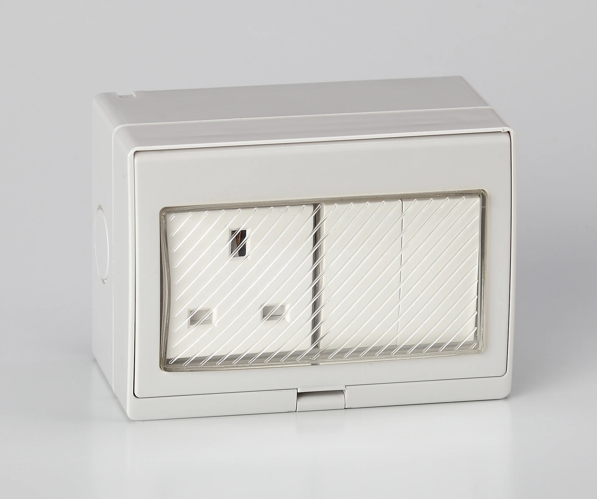 

IP55 Waterproof Dust-proof Outdoor External Power Single Socket With Double Switch With Cover 110~250V UK Standard 13A