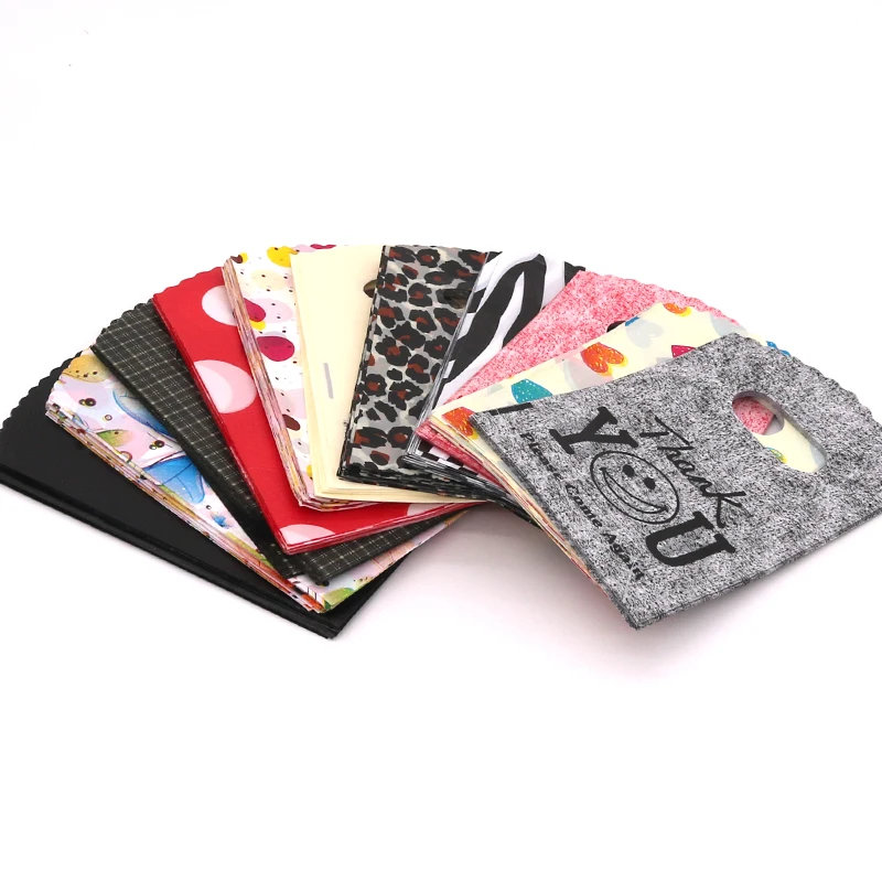 

50 pcs/lot 9x15cm Handle Plastic Bag Boutique Shopping Small Pouches Colored Sacks Wedding Christmas Favor Gift Bag Wholesale