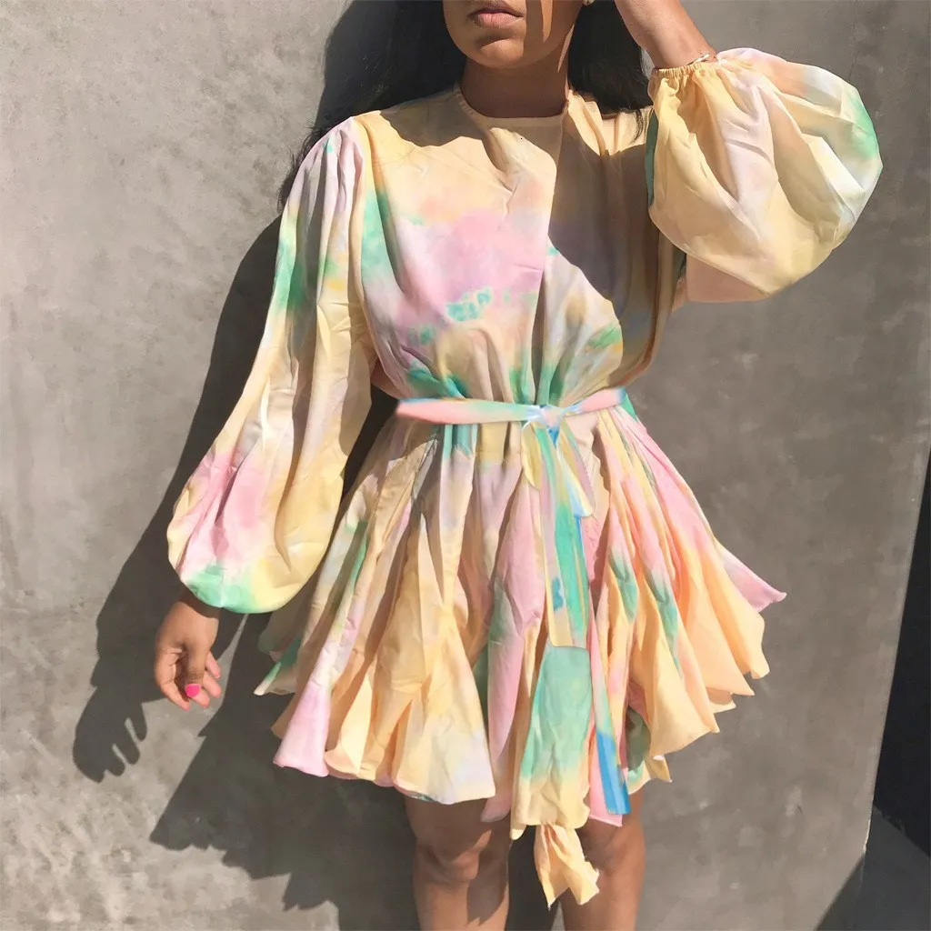 Женское шифоновое мини платье с цветочным принтом А силуэта рукавом фонариком и