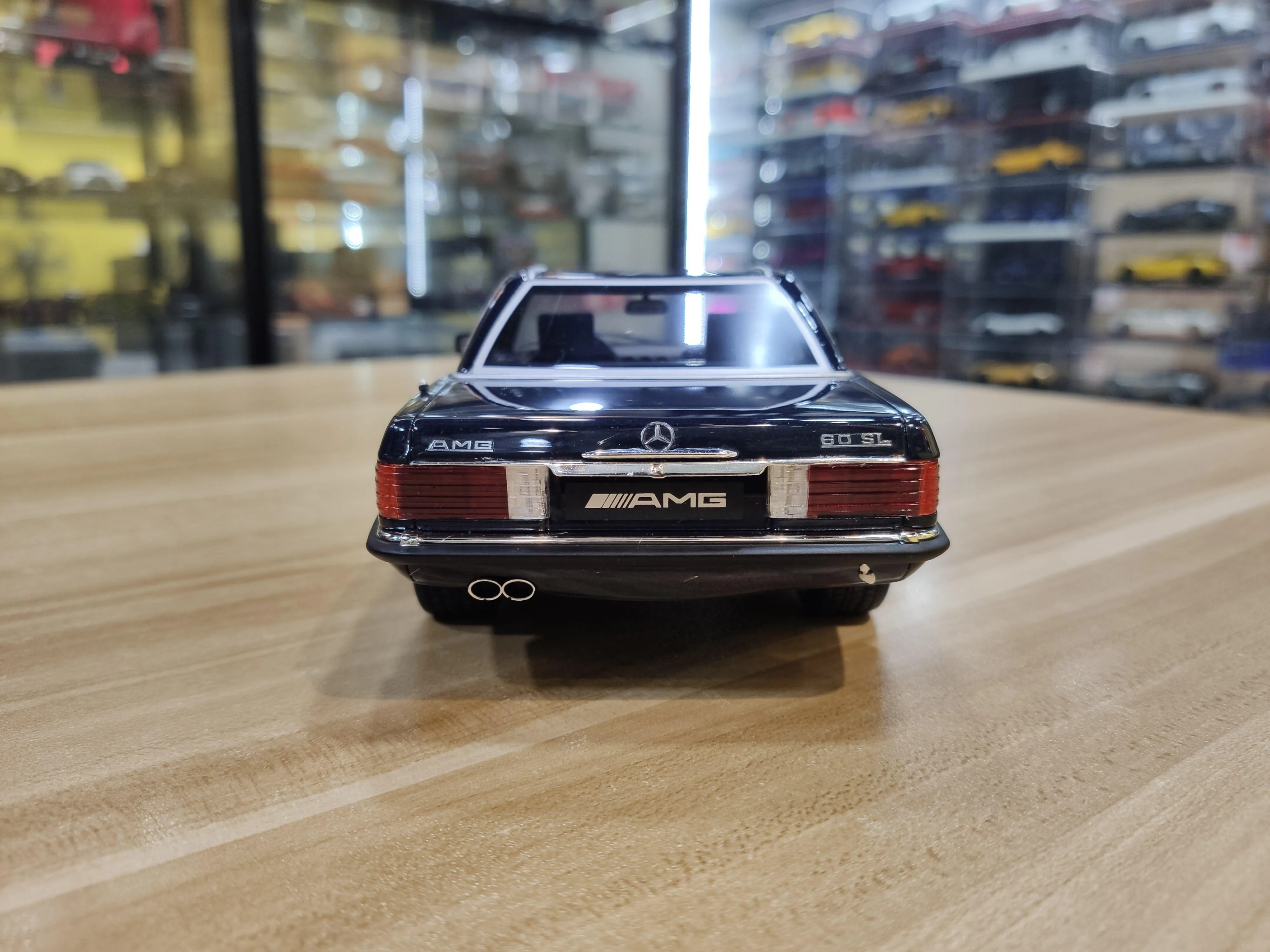 

OTTO Mobile 1:18 BENZ 560 AMG R107 Limited collection of imitation resin car model ornaments gifts