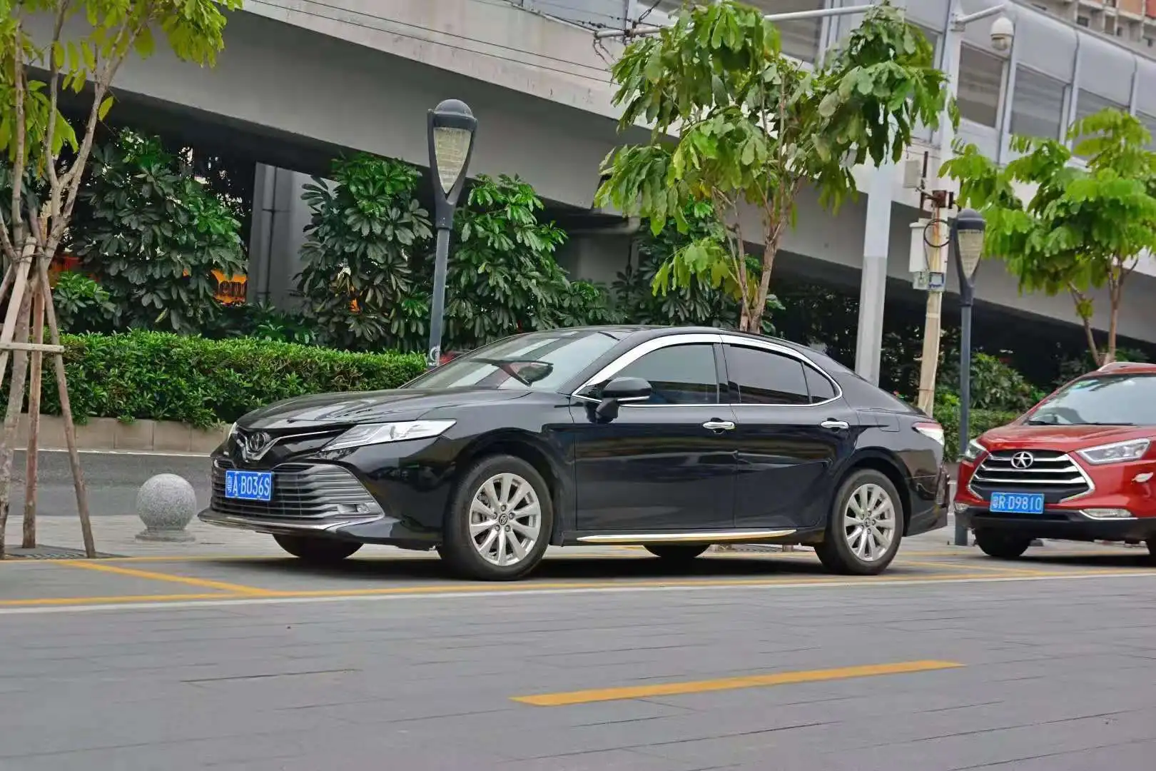 

Chrome Door Rain Visor Side Window Deflector Shade Sun Wind Shield Silver Trips Eaves for Toyota camry