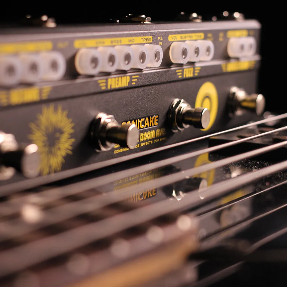 Компрессор SONICAKE BOOM Ave. с усилителем басов многофункциональный педаль FX Loop QCE-40 |