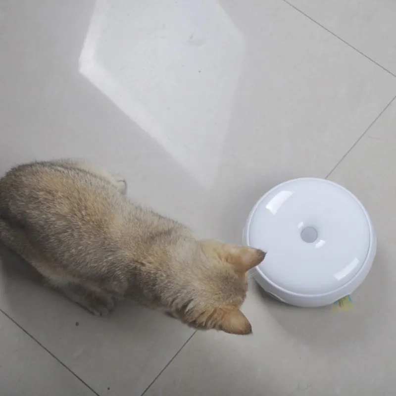 

New Pet Toys ABS Interactive Turntable Electric Tease For Feather Automatic Replacement Kittens Toys NEW!