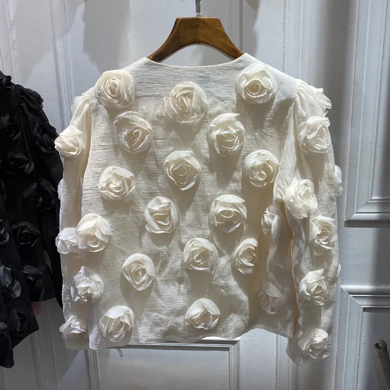 

2021 Autumn And Winter New Fairy Style 3D Rose Flower Appliques Long Sleeve Round Neck Women's High End Short Coat