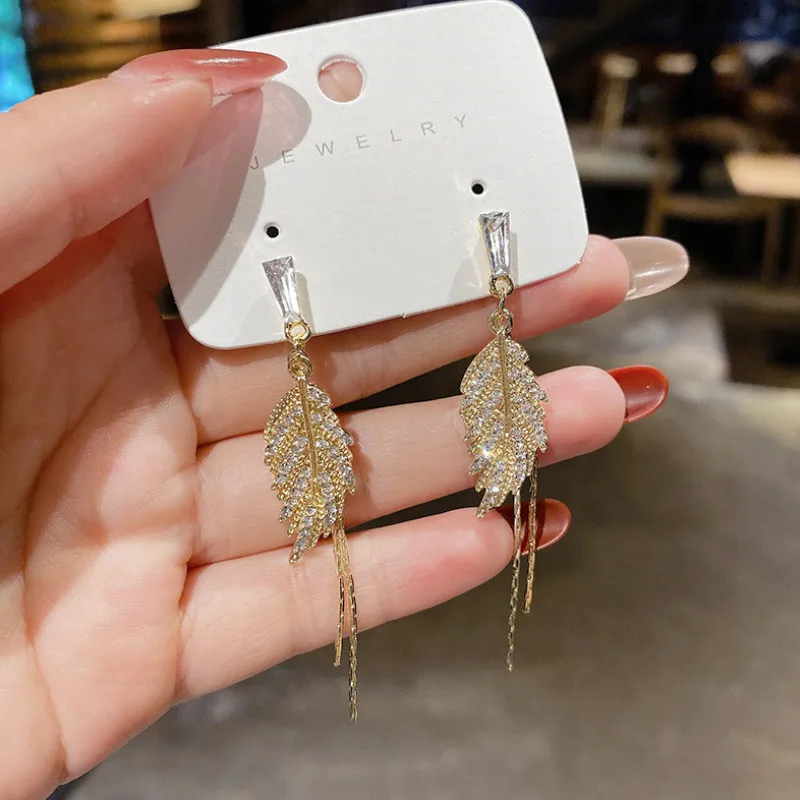 

Temperament Creative Leaf Shape Inlaid Diamonds Dangle Earrings for Women