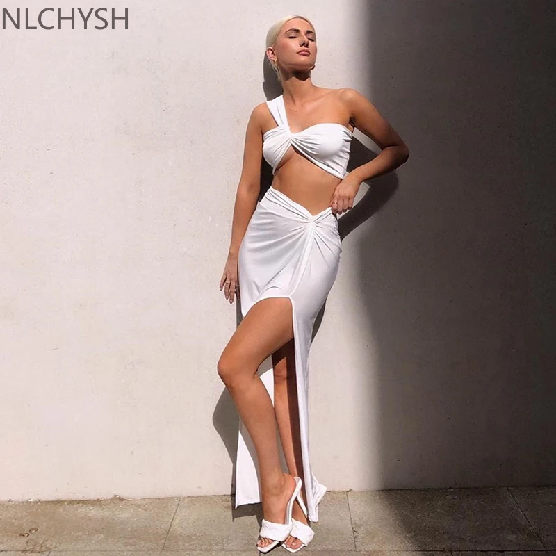 

Sexy Crop Top Side Split Long Skirts Two Piece Set Women Twist One Shoulder 2 Piece Sets Summer White Party Clothes 2021