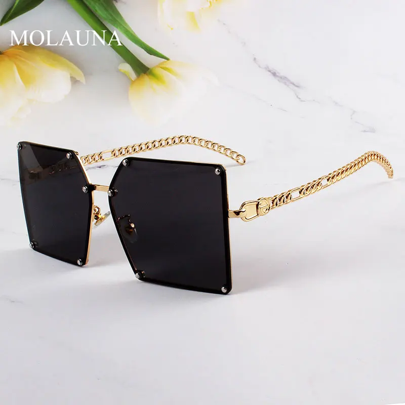 

2021 New Fashion Oversize Gradient Sunglasses For Women Vintage Alloy Chain Frame Rivet Square Sun Glasses Female Elegant Shades