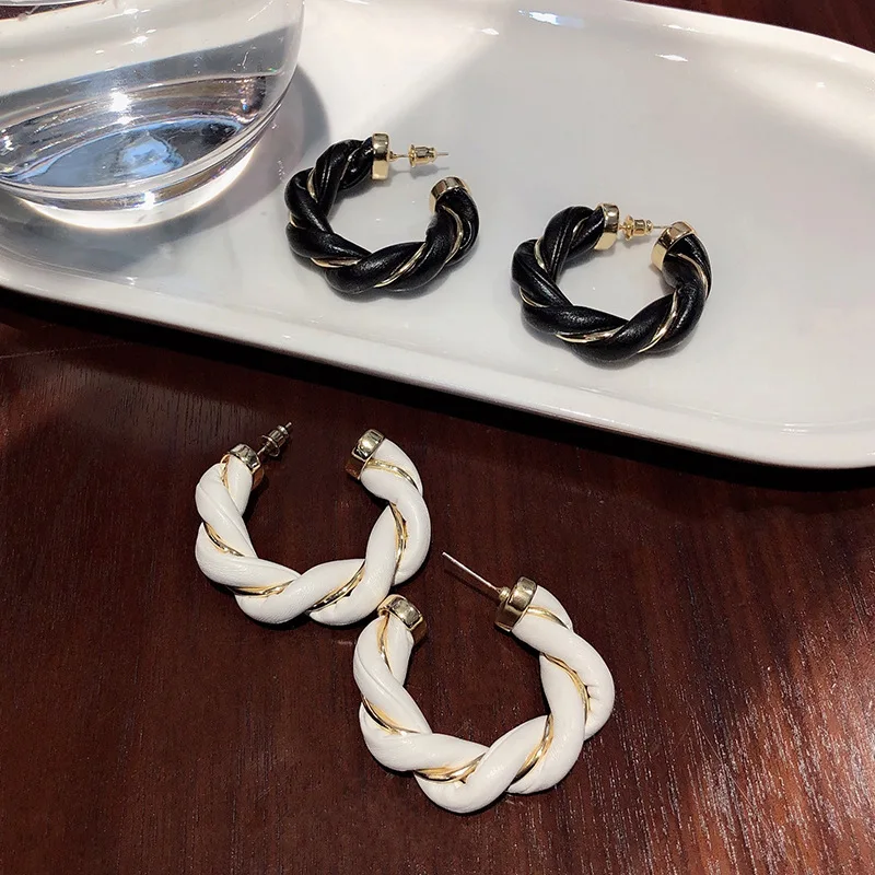 

1 pair braided earrings French retro leather hemp metal stitching C-type studs cold air fashion earrings