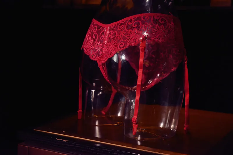 Женские эротические кружевные трусики с поясом подвязками противоскользящие