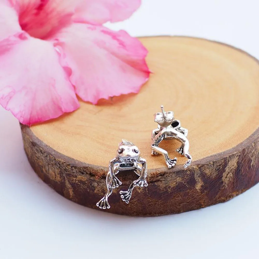 

2021 Trend Cute Frog Earrings For Women Girls Animal Gothic Stud Earrings Piercing Female Girls Punk Unusual Jewelry Earrings