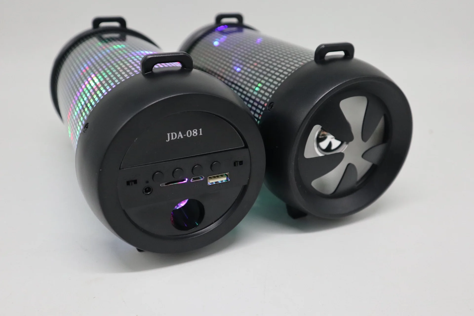 Наружный Bluetooth динамик колонковый портативный USB 1200 мАч shininess стерео бас цветное