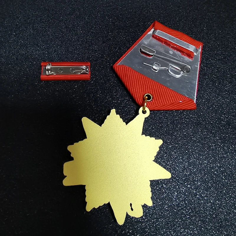 1 шт. медаль с красным флагом Советского Союза 1942