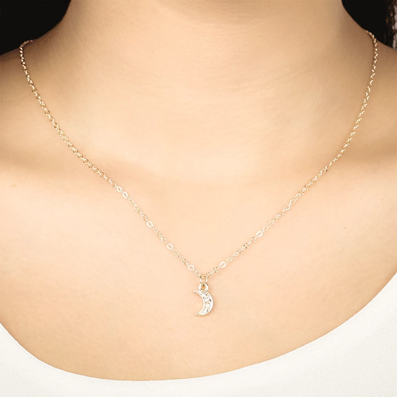 

Simple Temperament All-Match Pendant Necklace for Women Moon Zircon Clavicle Chain Classic Metal Necklace Party Gift