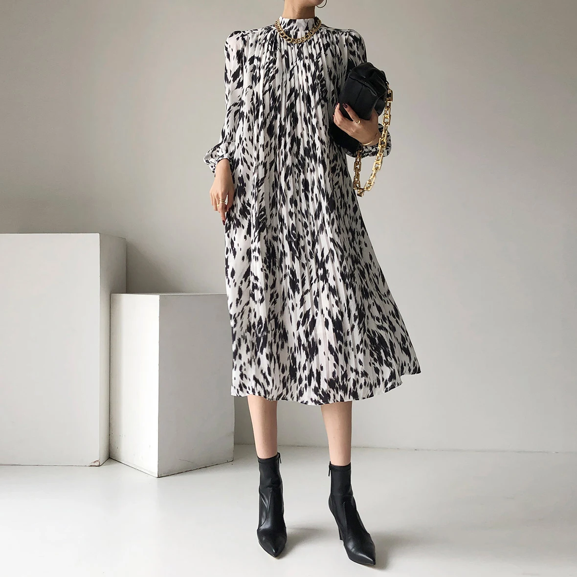 

Stand Collar Chic Panelled Ink Dress Fashion Vintage Pleated Design Vestidos New Drawstring Slim Waist Women Dresses