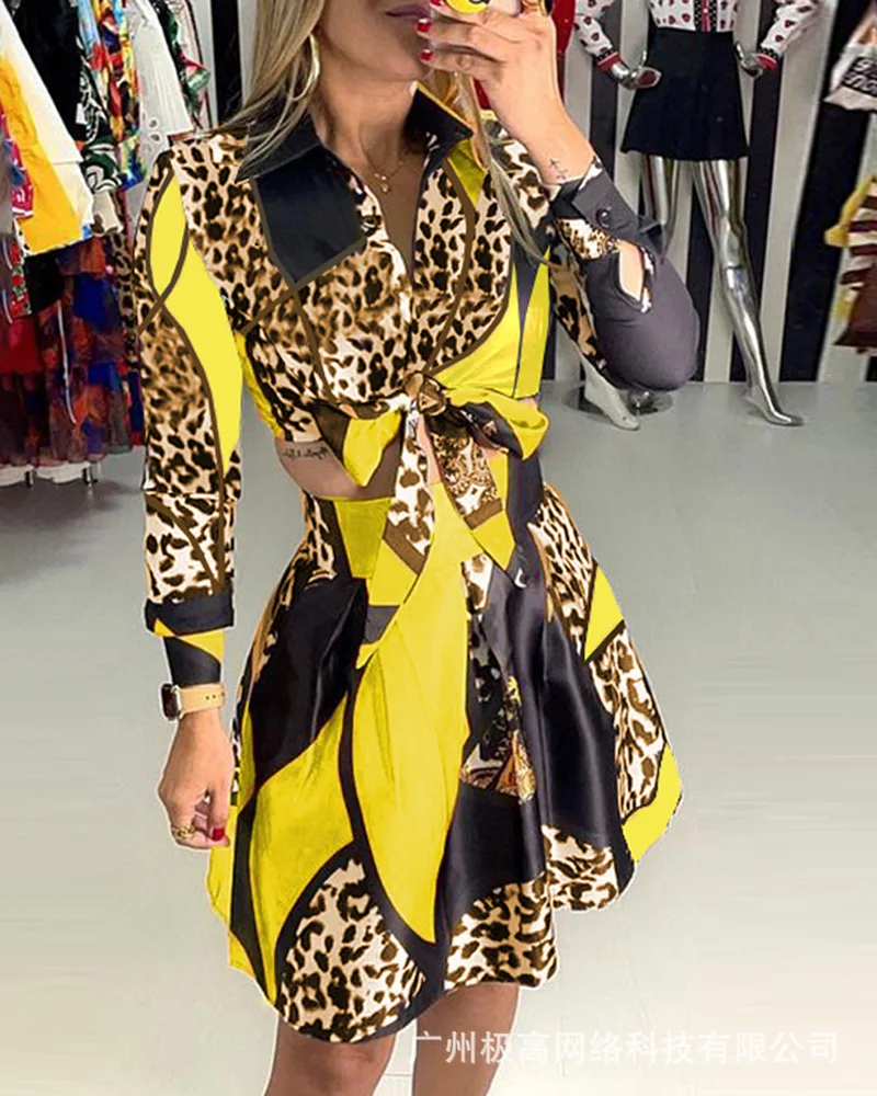 

Sexy v-neck high-waist printed skirt, ladies' autumn new fashion long-sleeved shirt top short skirt suit