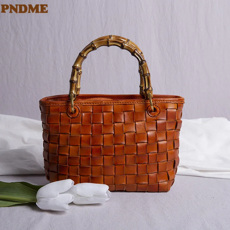 Купи PNDME handmade luxury genuine leather woven women's handbag high-end natural real cowhide ladies outdoor shoulder messenger bag за 5,053 рублей в магазине AliExpress
