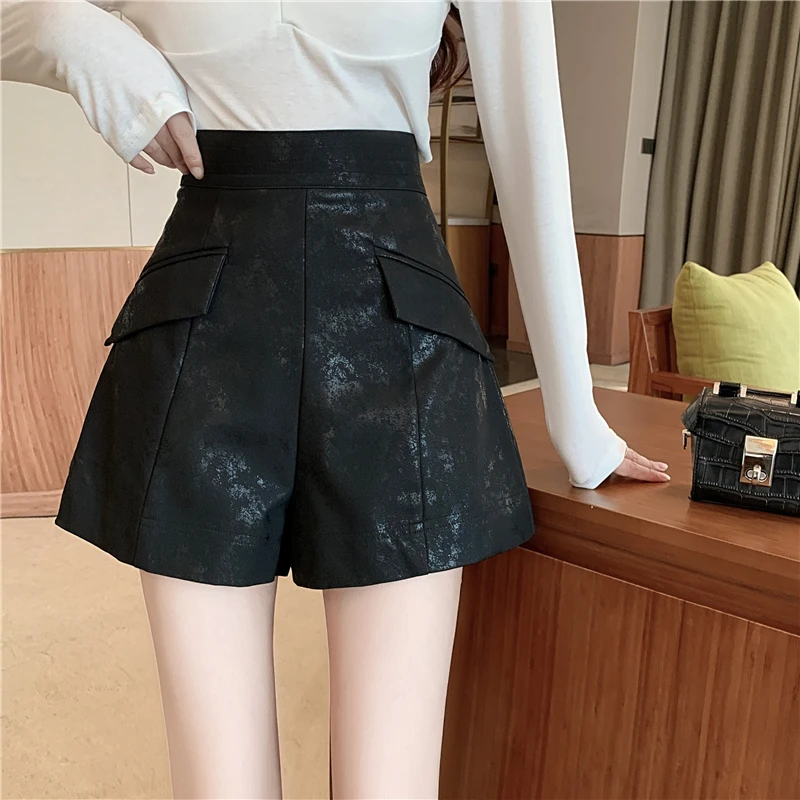 

2021New fashion casual all-match high-waisted wide-leg shorts and leather