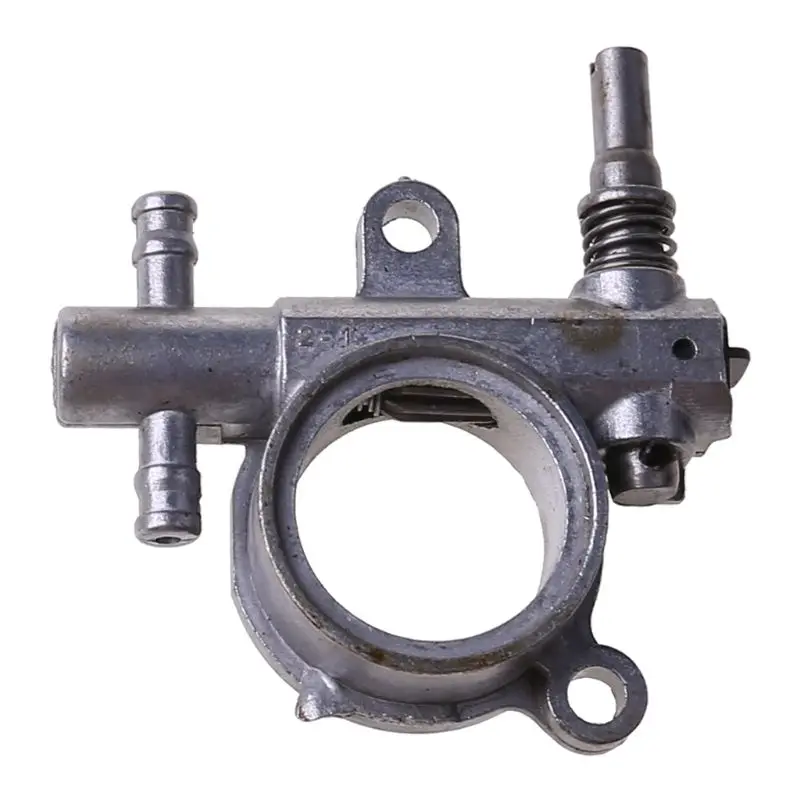 

2500/3800 Chainsaw Spare Parts Chainsaw Oil Pump With Worm Drive Gear Fits 25CC