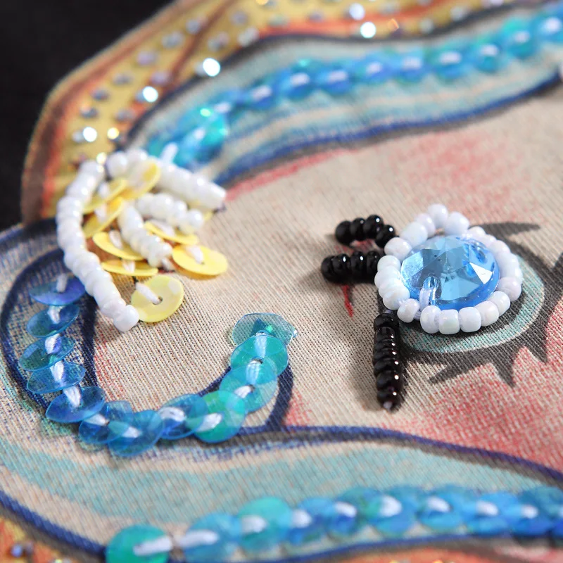 

Slim Handmade LOGO T Shirts For Woman 2021 Summer New Cotton O Neck 3D Lovely Cartoon Hourse Pailltte Beading Diamond T-shirt