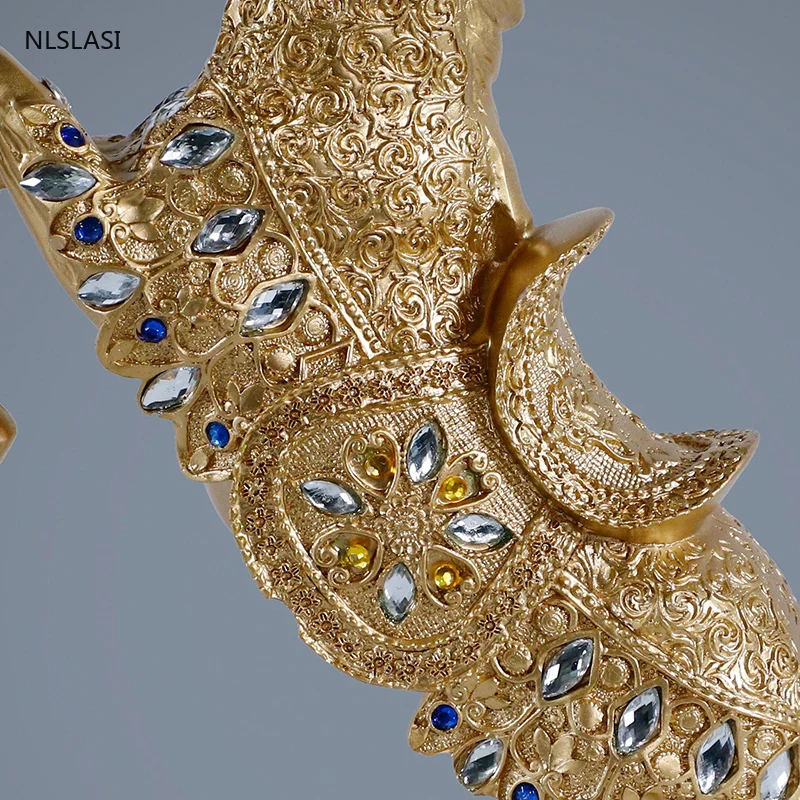 

European horse Statue Figurine Ornaments Office Modern Art Resin Decoration Sculpture Crafts Home Decor Accessories Gifts