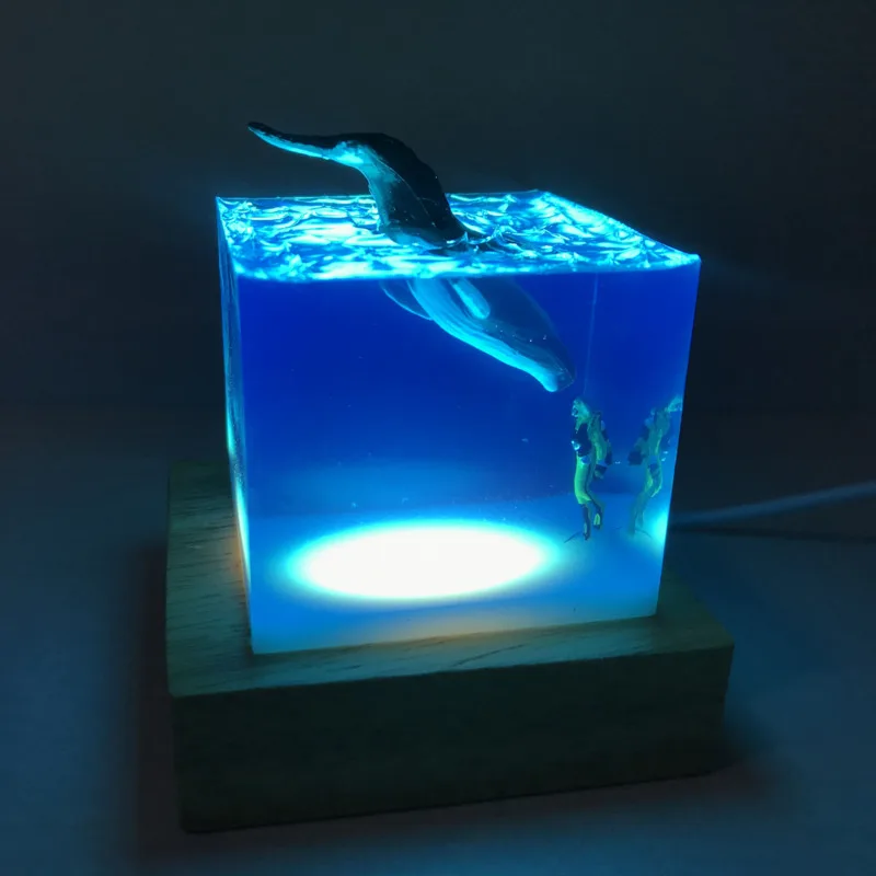 

Diver And Killer Whale Beluga Humpback Whales Shark Spotted Eagle Ray Marine Life Epoxy Handicraft Night Lamp Ocean Model Gift