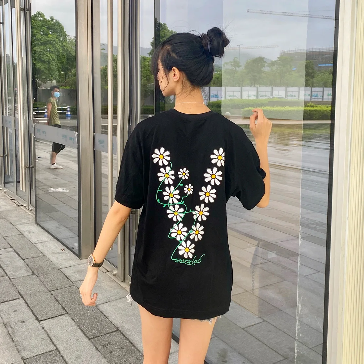 

(UN) f|2020 spring and summer new fashion brand big V Daisy oversize pure cotton basic lovers short sleeve T-shirt