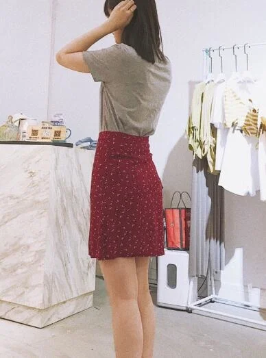 

High Quality Women A-line Short Mini Skirt Features Buttoned Closured