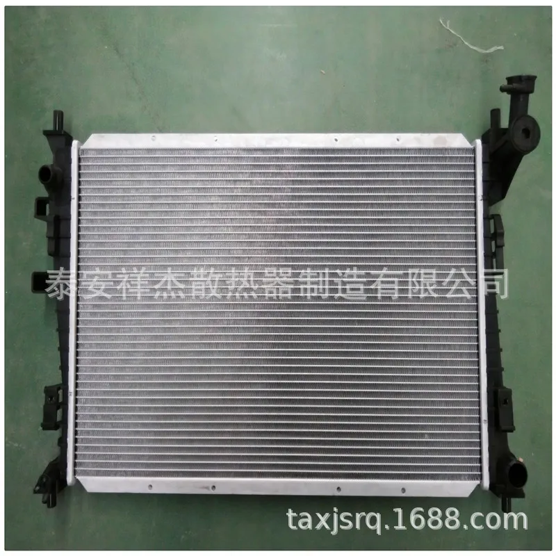 Радиатор для резервуара воды автомобильного радиатора применим к Ford Fox Explorer Mondeo