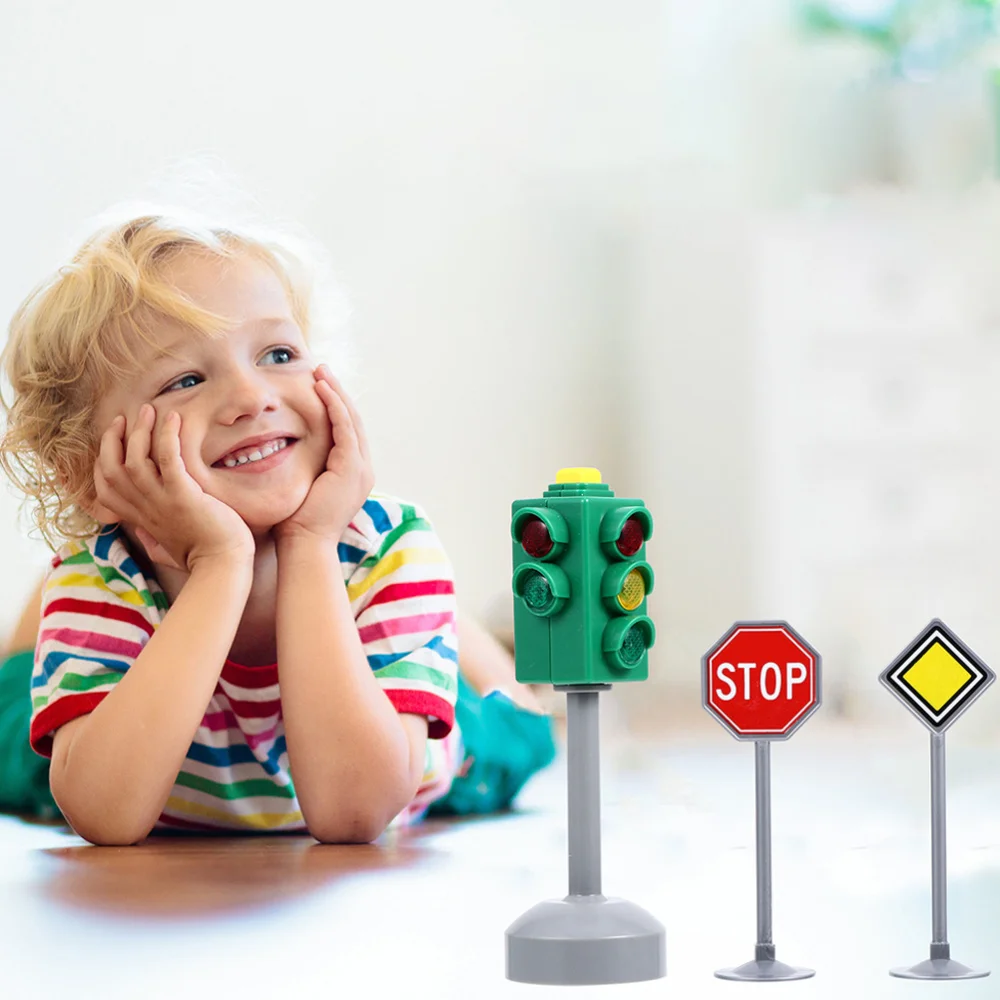 

2 Sets Children Traffic Model Kit Lifelike Road Safety Education